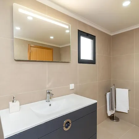 Apartamento Casa Raimunda, Big With Amazing Views Arco da Calheta (Madeira)