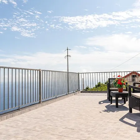 Casa Raimunda, Big With Amazing Views * Arco da Calheta (Madeira)
