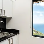 Casa Raimunda, Big With Amazing Views Apartment Arco da Calheta (Madeira)