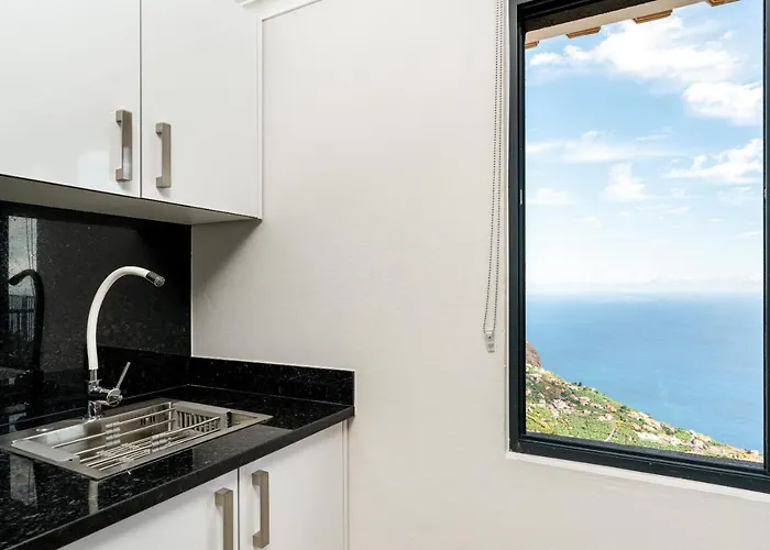 Casa Raimunda, Big With Amazing Views Apartmán Arco da Calheta (Madeira)