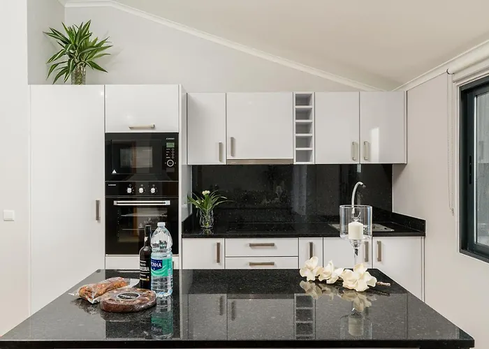 Casa Raimunda, Big With Amazing Views * Arco da Calheta (Madeira)